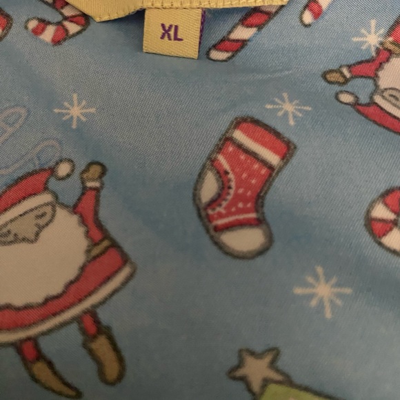 Scrubs top Gabby Brooke Santa Elves Christmas Short Sleeve Medical NWT XL - Picture 3 of 5